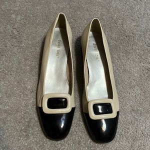 Slightly worn David Tate tan & black heels.  Size 10N